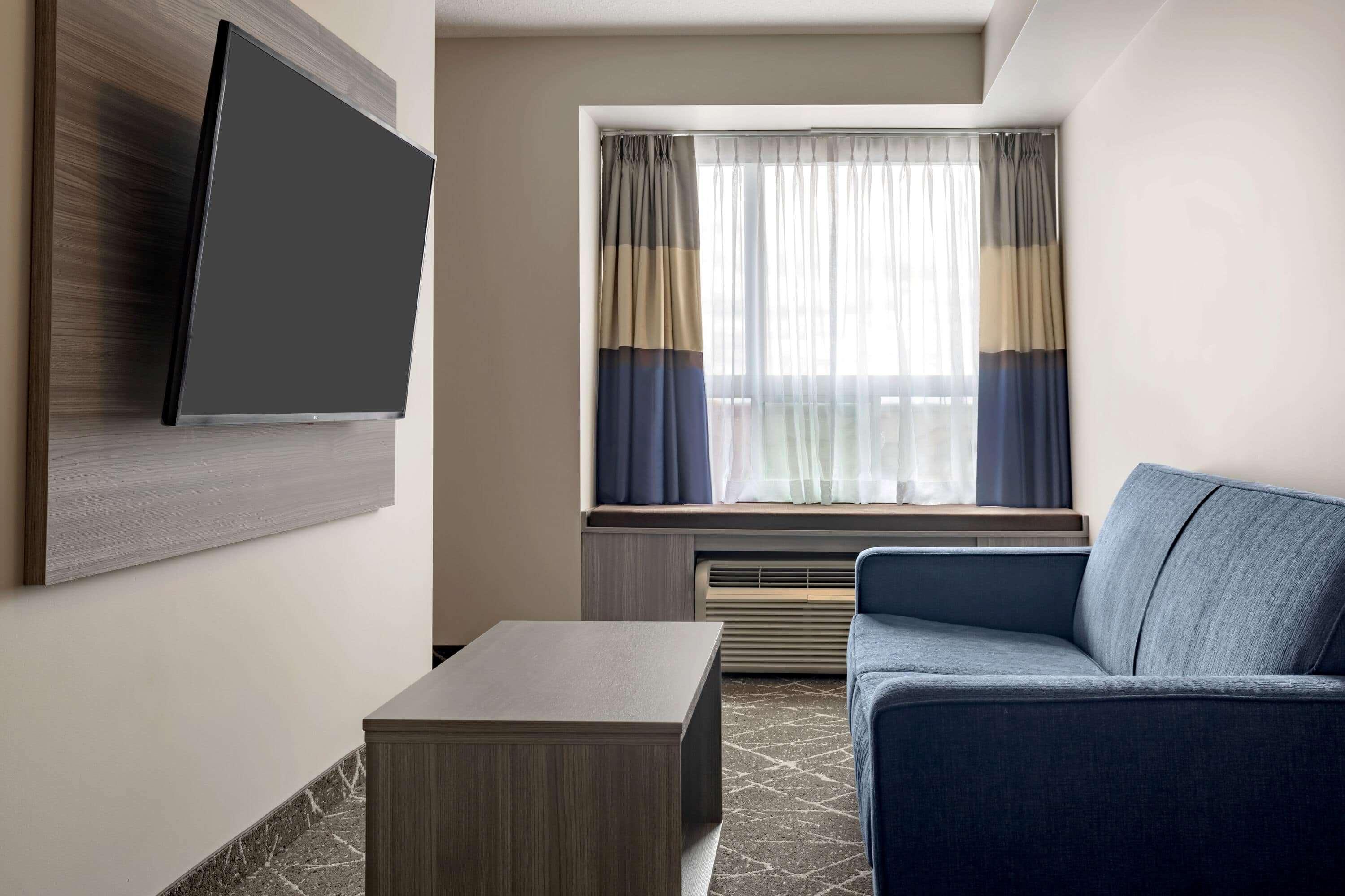 Microtel Inn & Suites By Wyndham Ллойдмінстер Екстер'єр фото
