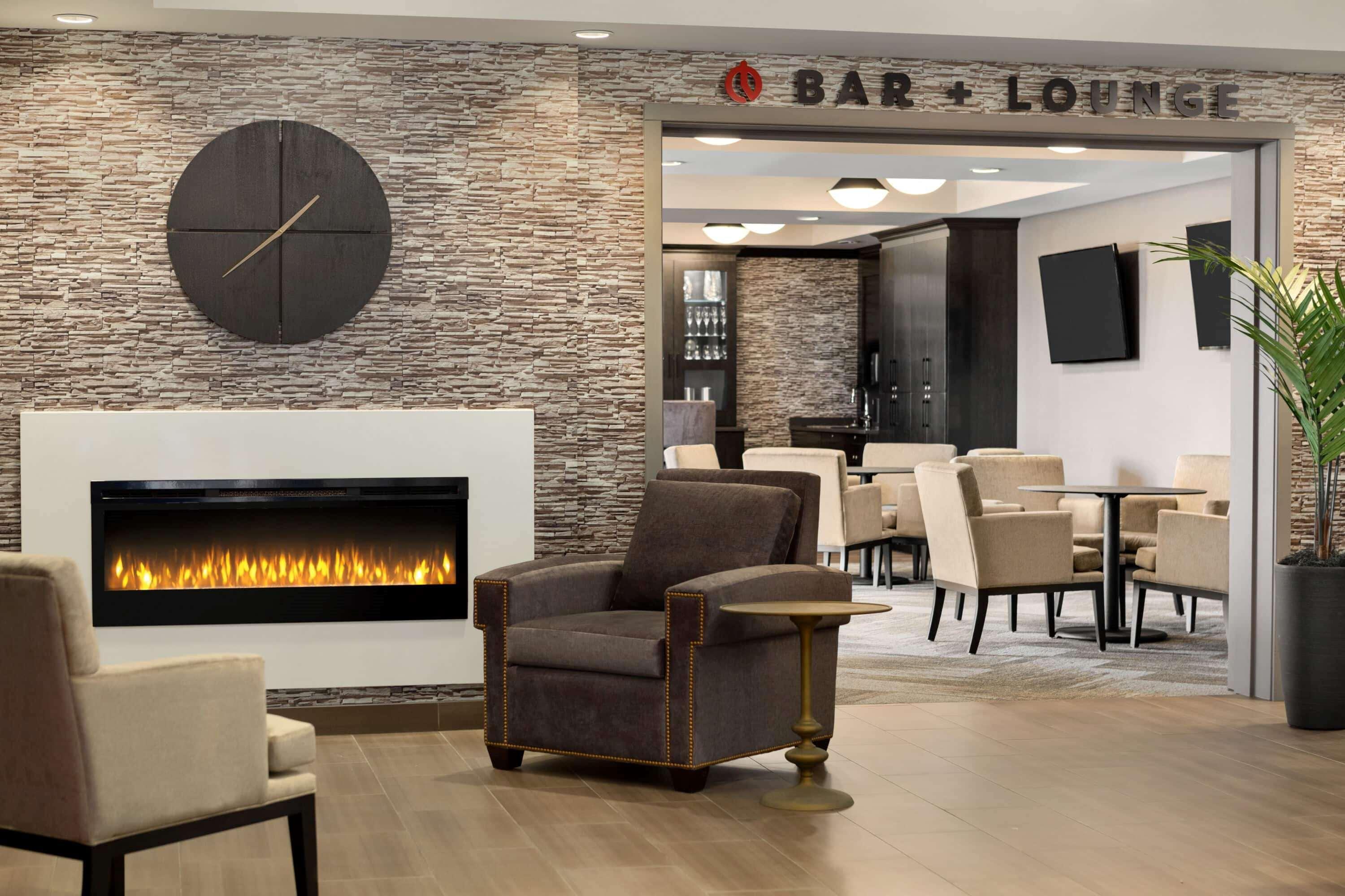 Microtel Inn & Suites By Wyndham Ллойдмінстер Екстер'єр фото